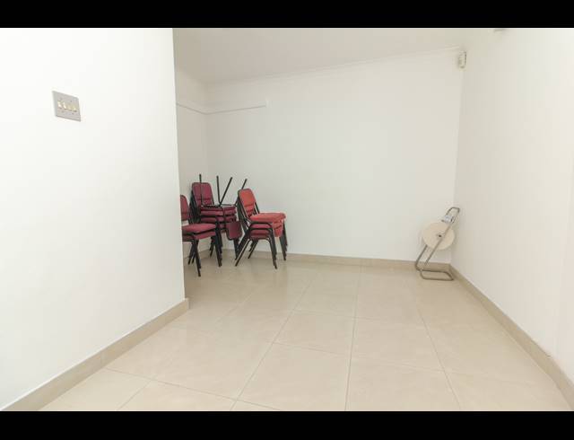 190M² BUILDING FOR SALE IN ARENA PARK